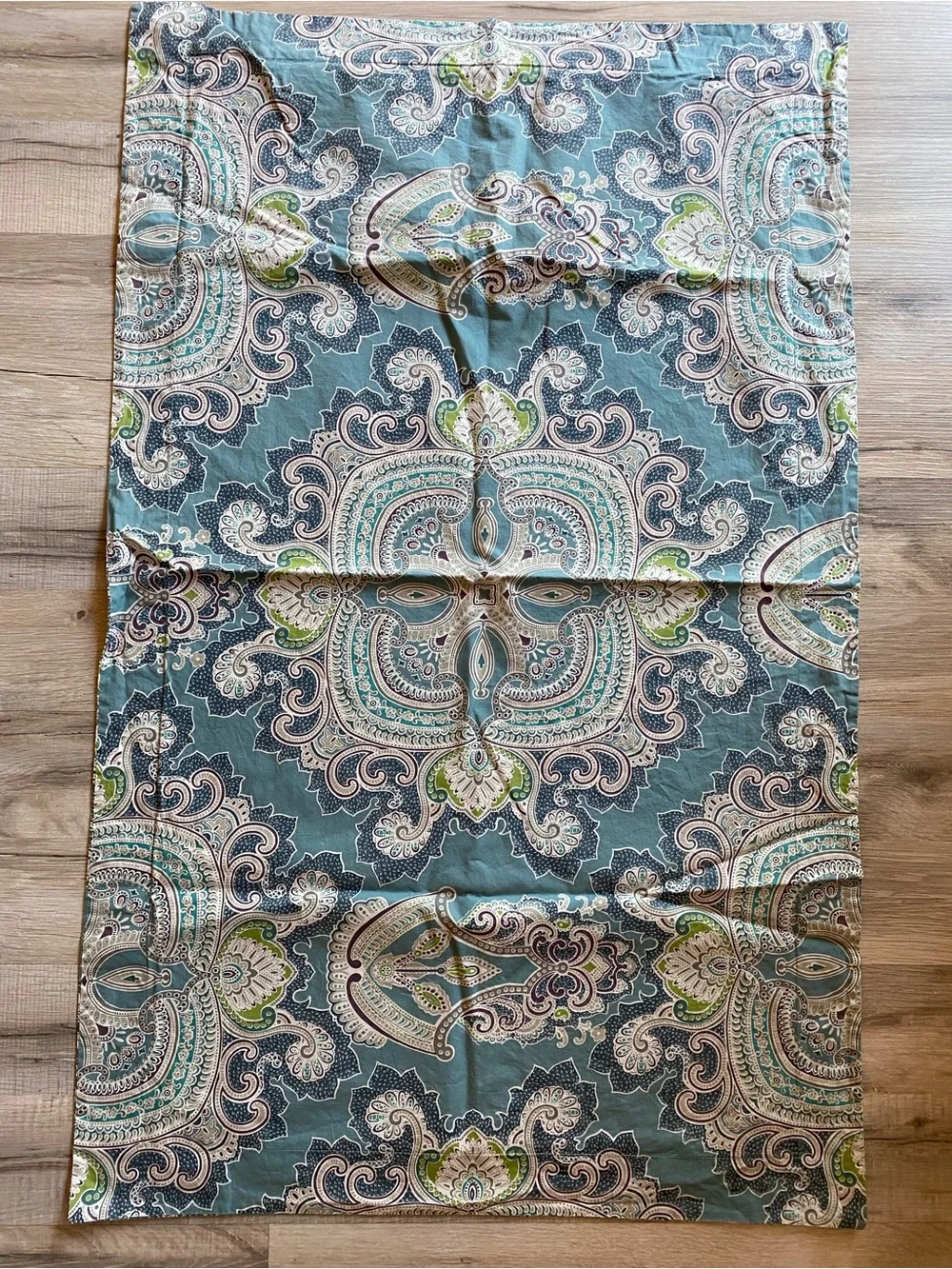 Pottery Barn King Duvet Cover Set Paisley in Teal and Cream
